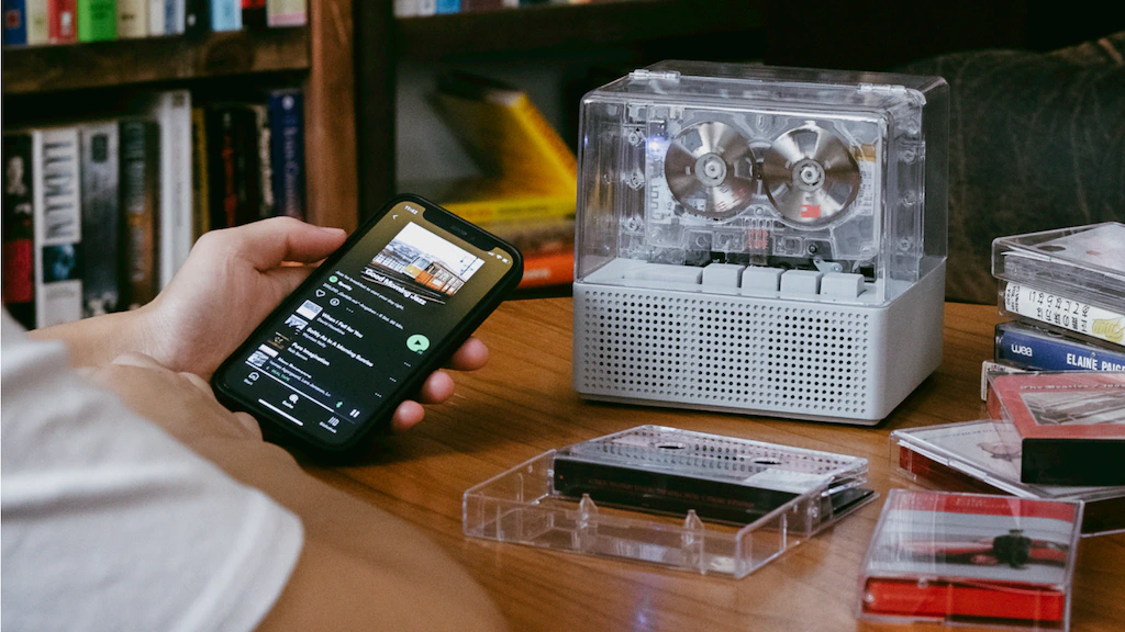 IT’S REAL Bluetooth cassette player